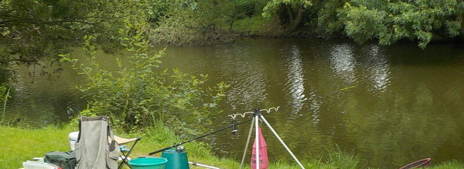 PECHE SUR LA RIVIERE DE L'ACHENEAU "LA TANCHERIE"