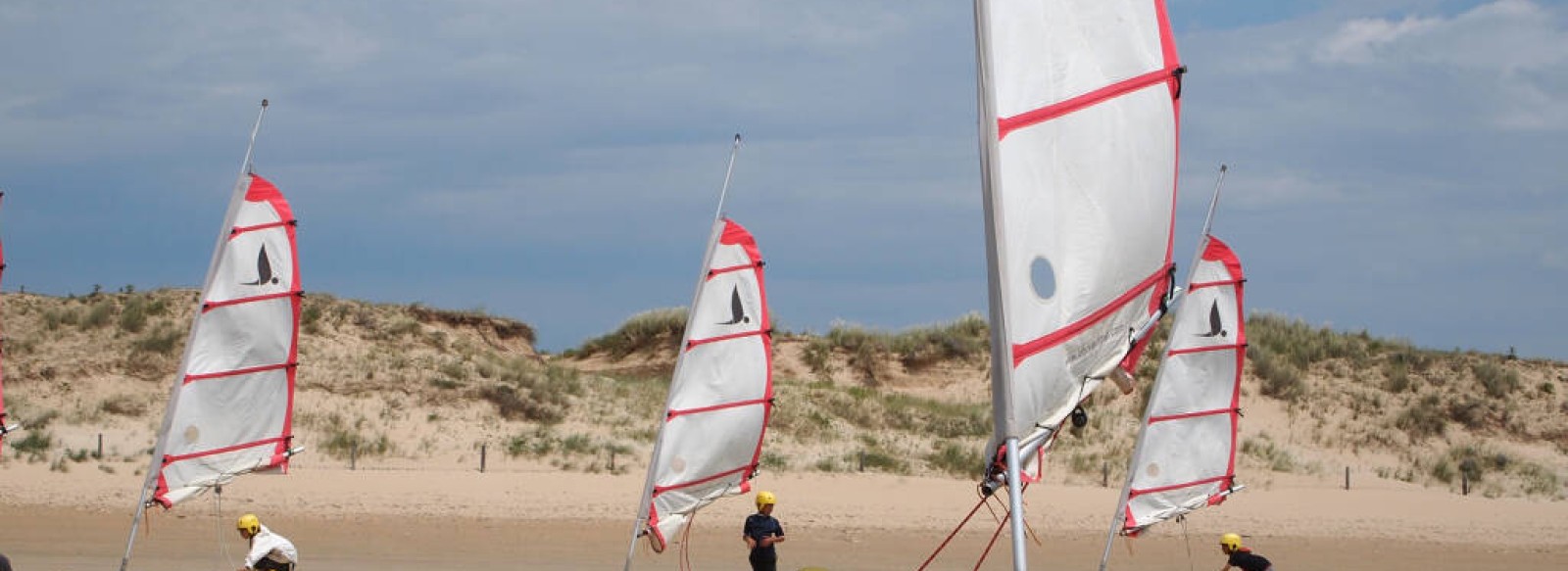 SEANCES ET STAGES DE CHAR A VOILE - BASE NAUTIQUE DES DEMOISELLES