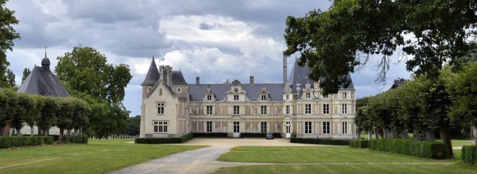 Visite du Parc du Chateau de la Luciniere et decouverte des vaches Nantaises - Journees Europeennes du Patrimoine