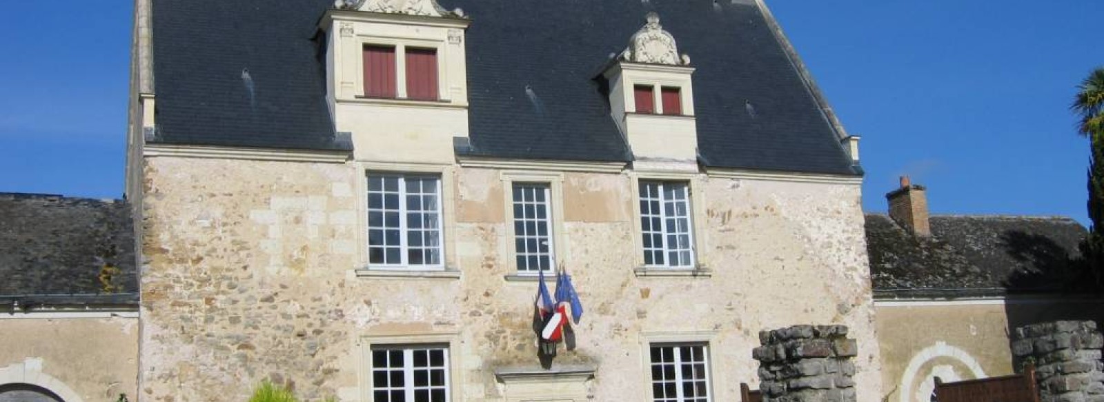 Journees Europeennes du Patrimoine - Exterieurs de la mairie de Chemire