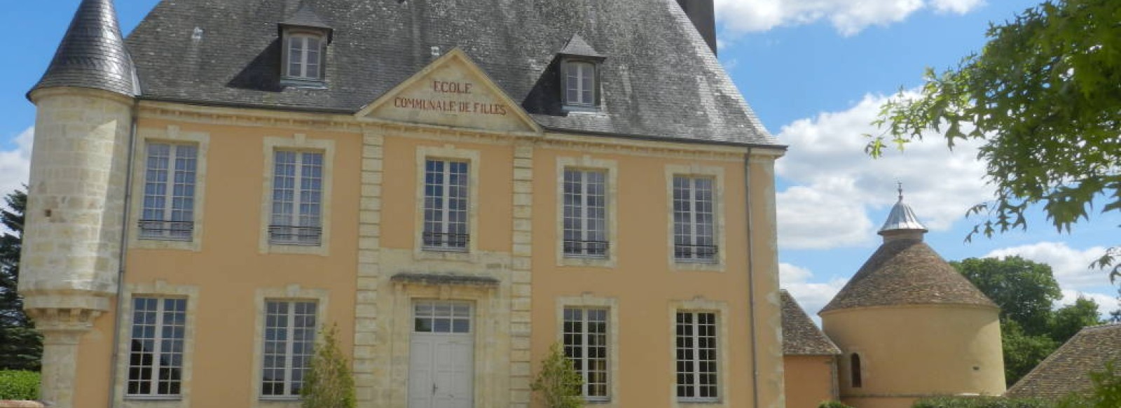 GITE DE GROUPE - CHATEAU DE HAUT ECLAIR