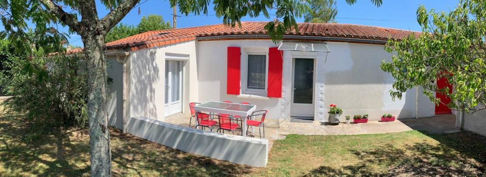 GITE ET CHAMBRE D'HOTES AU MILIEU DES VIGNES CHATEAU-THEBAUD