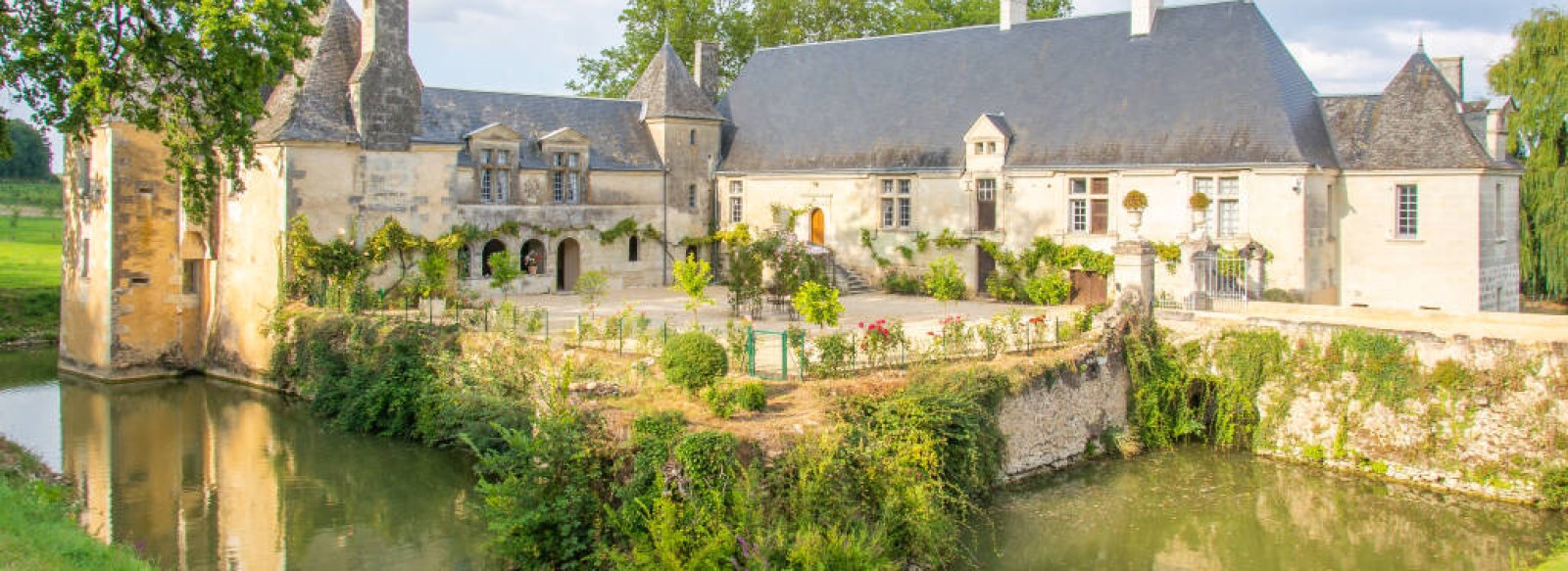 Gite les ecuries au Manoir de Vaudesir