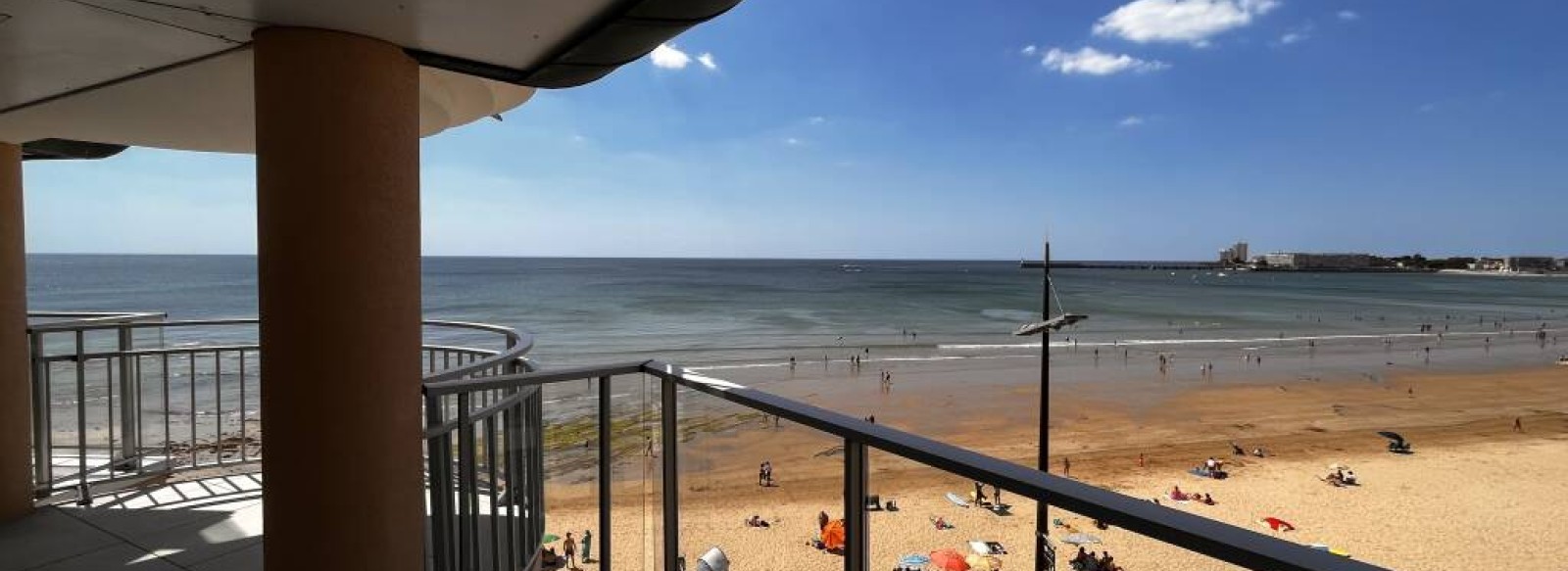 Appartement face mer avec un balcon-terrasse