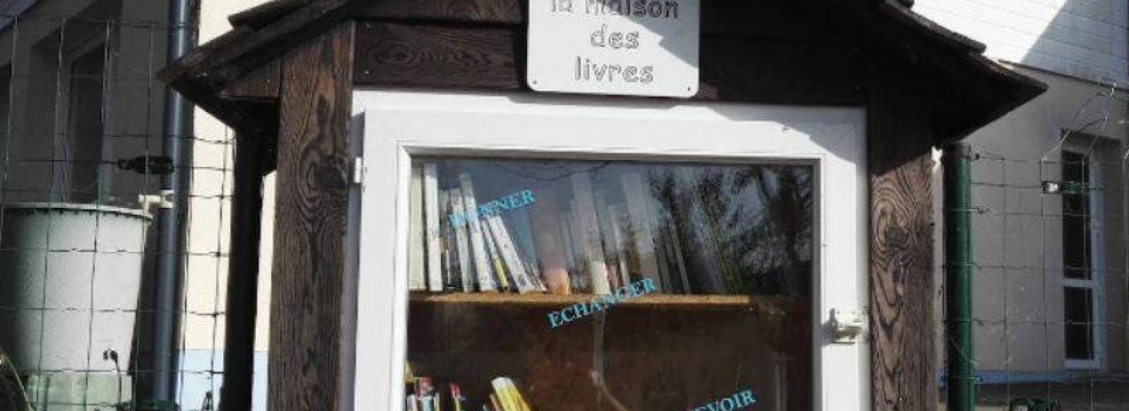 BOITE A LIVRES - SAINT-VIAUD