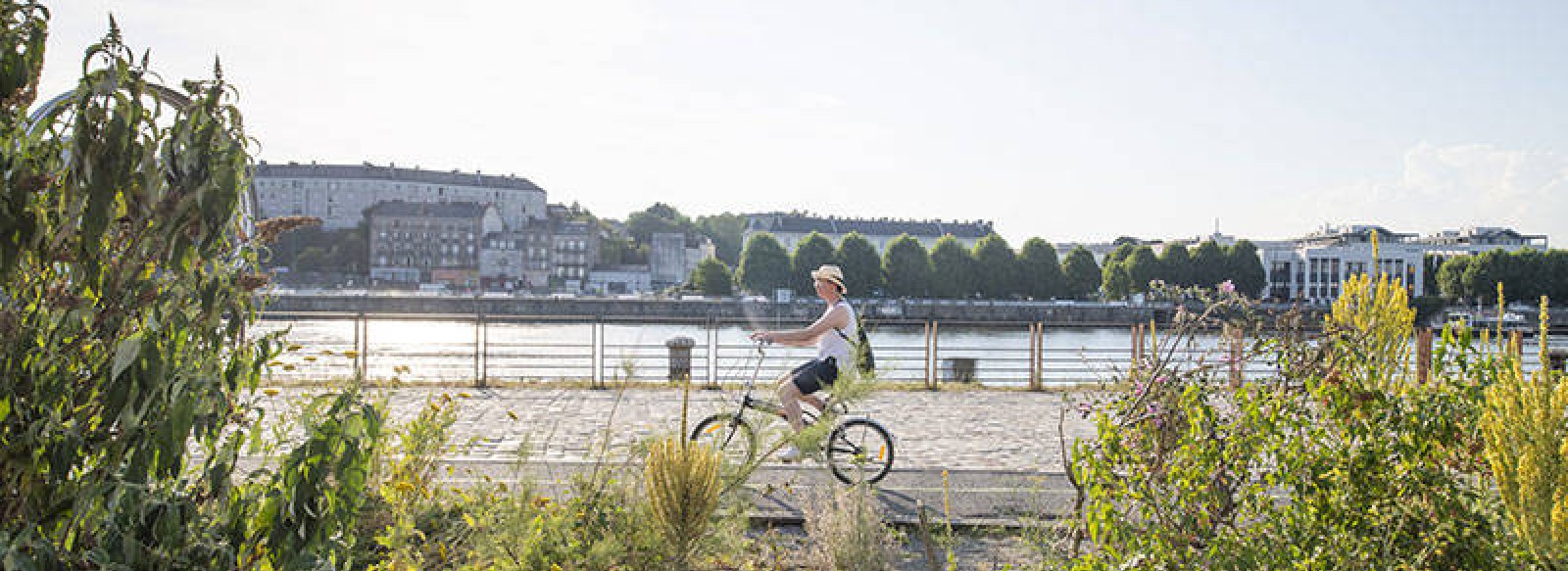 AIRE D'ARRET VELO DE SAINTE-LUCE-SUR-LOIRE