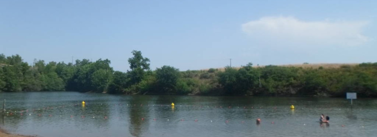 Plage et base de loisirs du parc Saint-Blaise a Noyant-la-Gravoyere