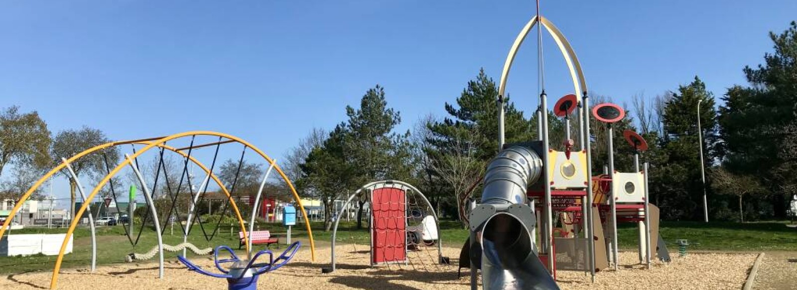 AIRE DE JEUX DU TERRE FORT