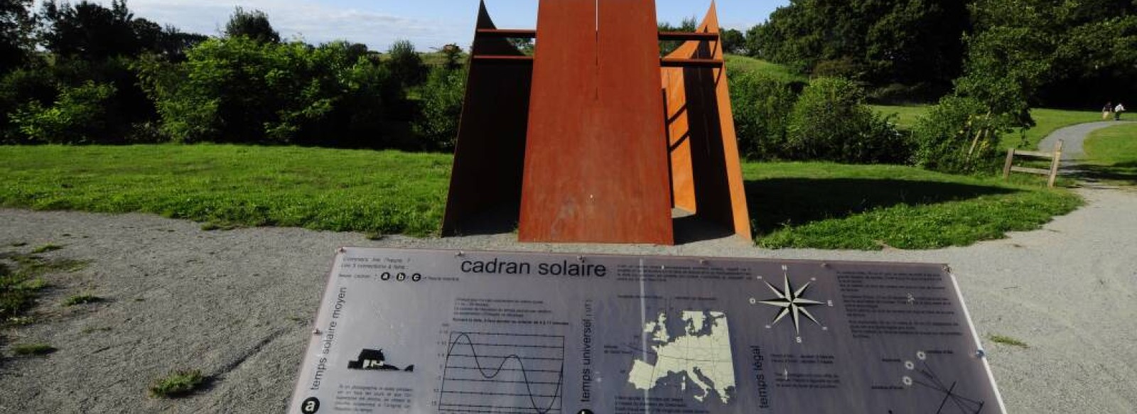 CADRAN SOLAIRE MONUMENTAL